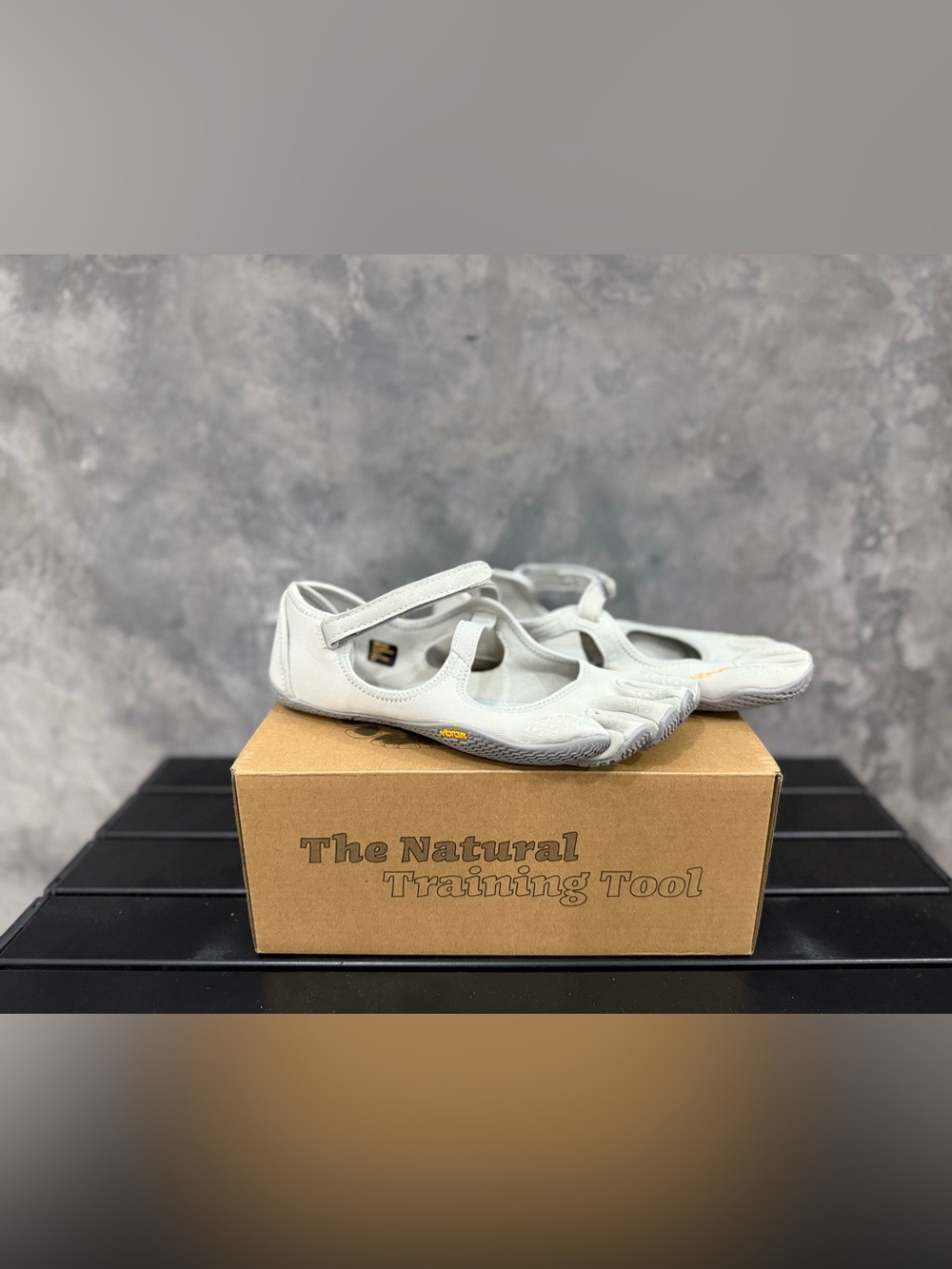 Vibram Women's Light Gray FiveFingers Mary Jane Minimalist Toe Shoes